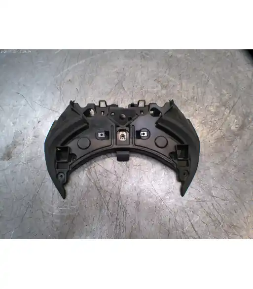 Seulement Aujourd&rsquo;hui Interieur de carénage Arrière TRIUMPH STREET TRIPLE 765 – 2024