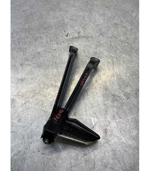 Livraison Express Platine repose pied Arrière Gauche TRIUMPH STREET TRIPLE 660 – 2020
