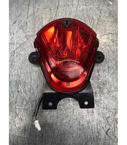 Dernier Modèle Feu Arrière TRIUMPH TRIDENT 660 – 2021