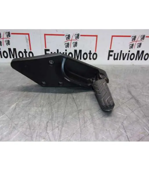 Platine repose pied Arrière Droit GILERA GP 800 – 2003 Produit De Marque