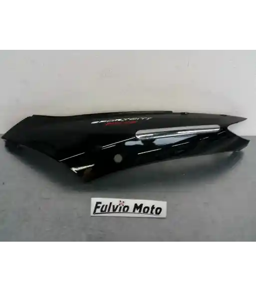 Flanc de selle gauche – APRILIA SPORTCITY 250 – 2008 Solde