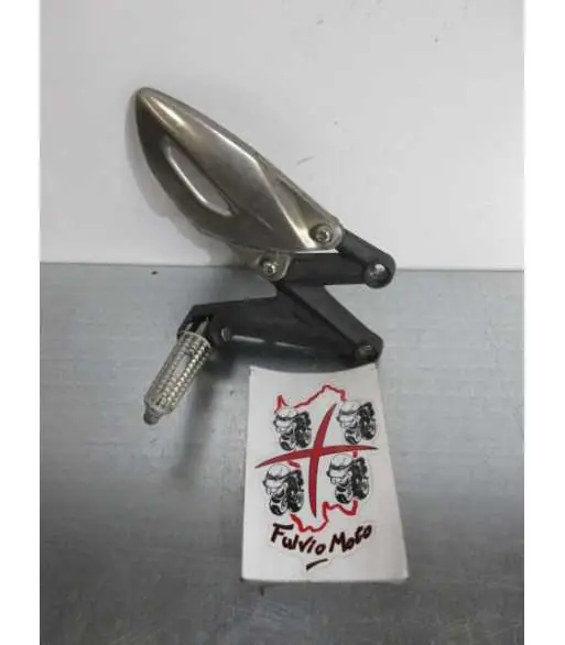 Platine repose pieds avant droite – TRIUMPH STREET TRIPLE 675 – 2011 Achat Immédiat