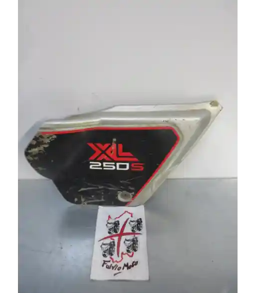 Achat Immédiat Flanc de selle droit – HONDA XLS 250 – 1981