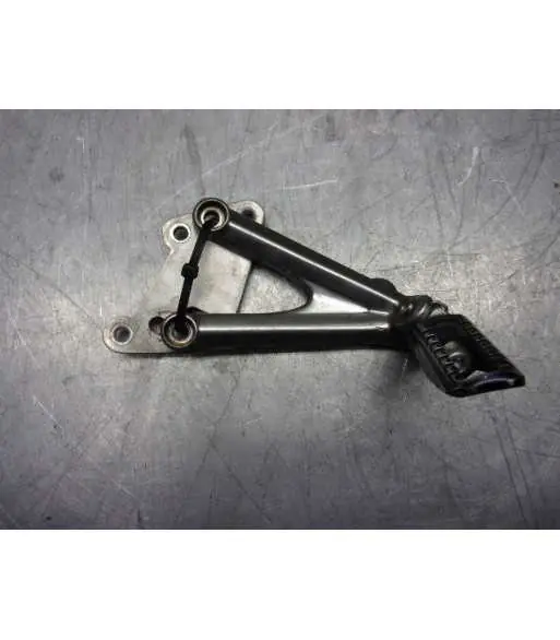 Expédition Rapide Platine repose pieds avant gauche – TRIUMPH DAYTONA 675 – 2008