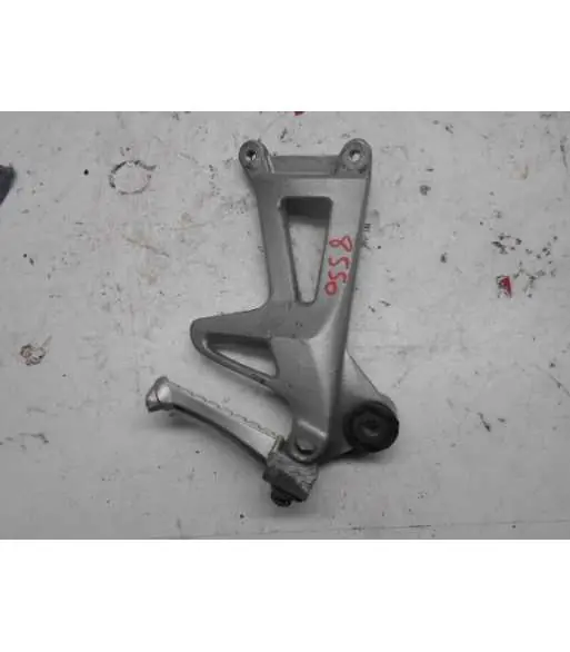 Platine repose pied passager droit – TRIUMPH 955cc 2004 Promotion