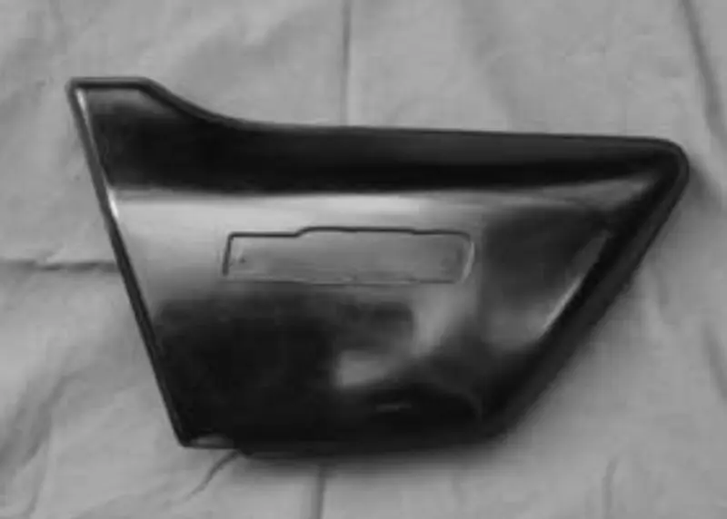Remise Cache latéral G repro pour Kawasaki Z650