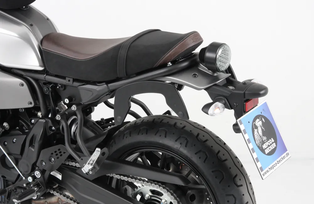 Support latéral C-Bow noir pour Yamaha XSR 700 / XSR 700 Xtribute (année 16-) Hepco & Becker Nouvelle Collection