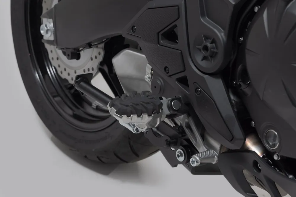 SW-Motech Repose-pieds réglables EVO, acier inoxydable, pour Kawasaki Z 900 RS SE – SW Motech Promotion