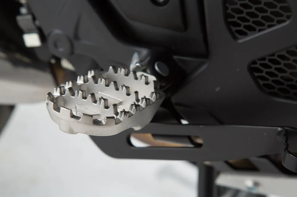 Achetez Aujourd&rsquo;hui SW-Motech Repose-pieds réglables ION, acier inoxydable, pour KTM 390 Adventure – SW Motech