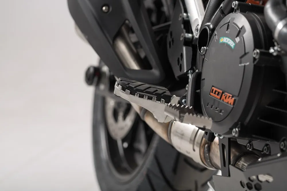 Marque SW-Motech Repose-pieds réglables ION, acier inoxydable, pour KTM 1190 Adventure /R - SW Motech